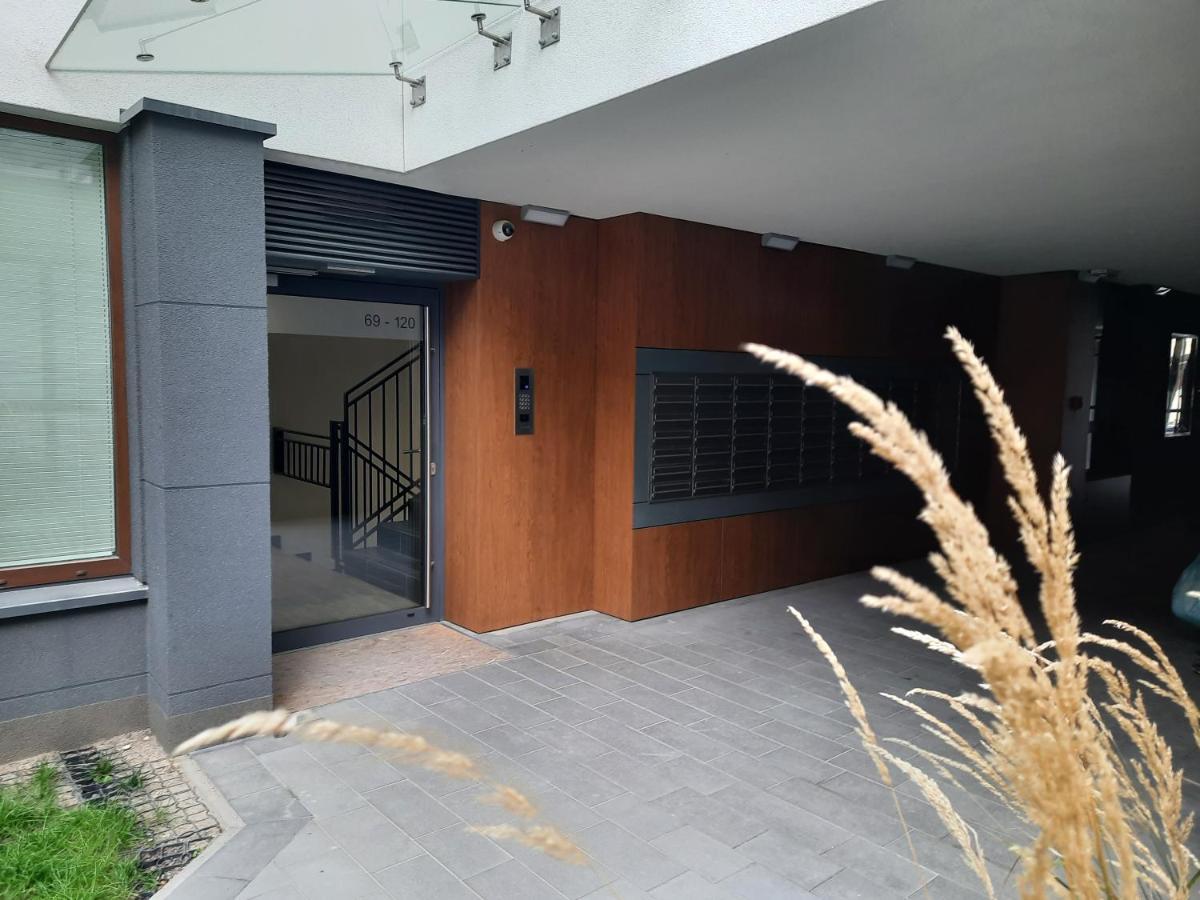 Krzemieniecka 8 Metro Slodowiec By Perfect Apart Varşovia Exterior foto